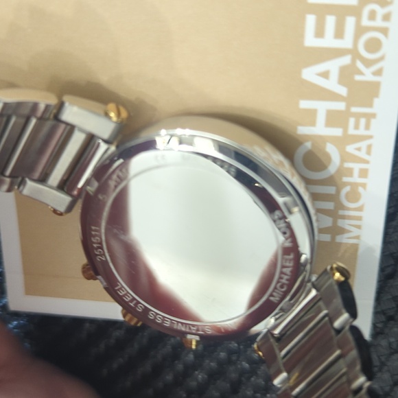 Michael Kors MK6225 Sawyer Silver/gold chronograph women's watcg - Picture 4 of 5